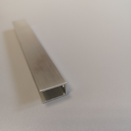 Hliníkový U 8 s dorazom ,lišta ukončovacia